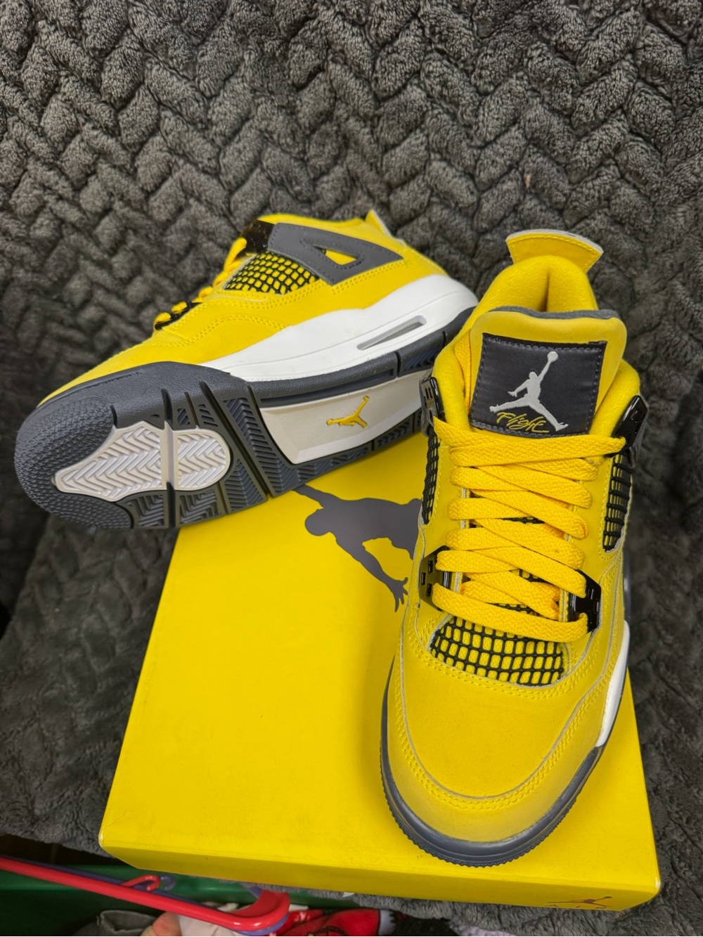 Jordan 4 Retro Lightning